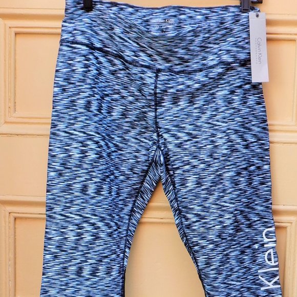 *** CALVIN KLEIN ~Performance *** with TAG ~ LARGE ~ ACTIVE WEAR ~CAPRIS - Picture 1 of 3